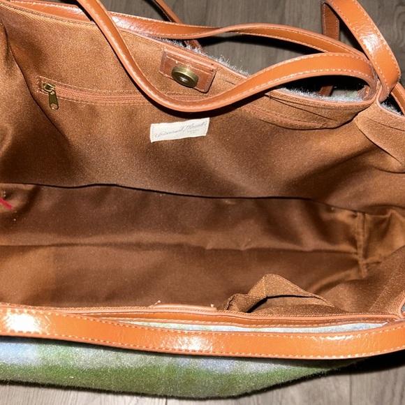 Large tote, travel bag color is green and brown - Picture 3 of 5